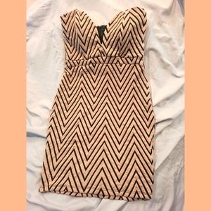 Strapless Deep-V Mini